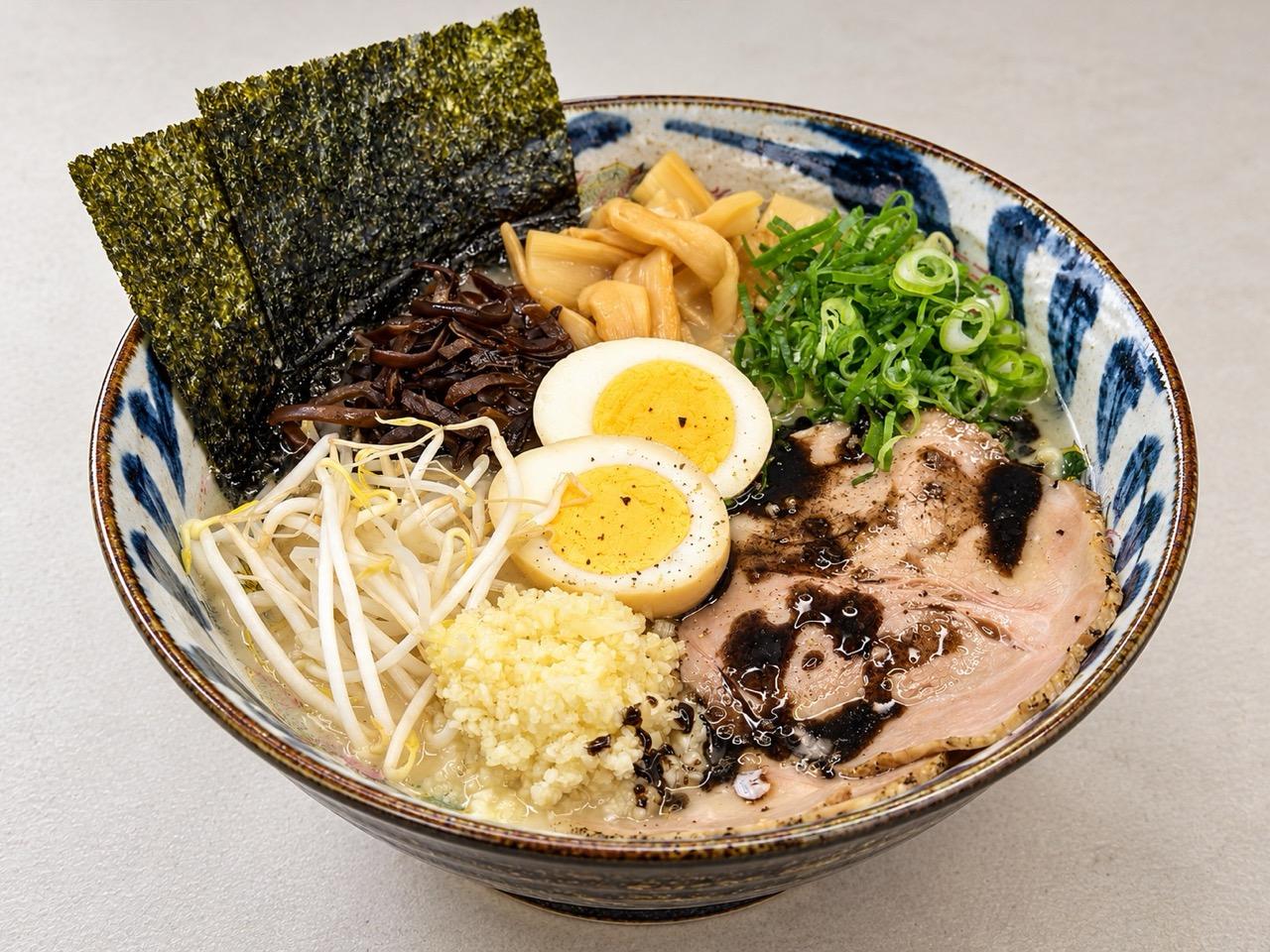 GARLIC TONKOTSU RAMEN