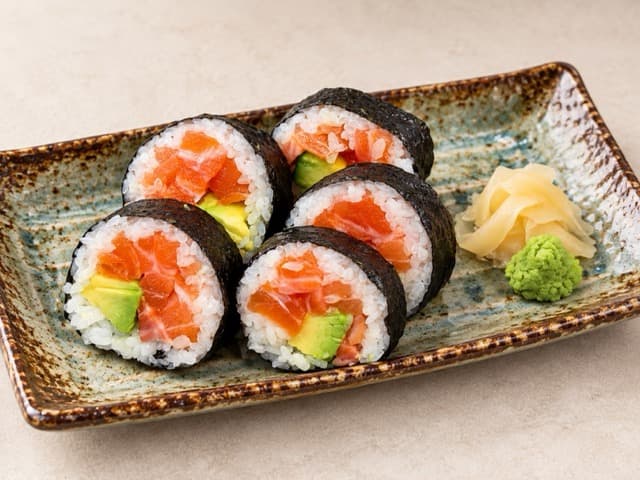 ZUKE SALMON / TUNA ROLL